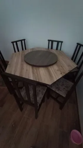 Mesa com 6 cadeiras