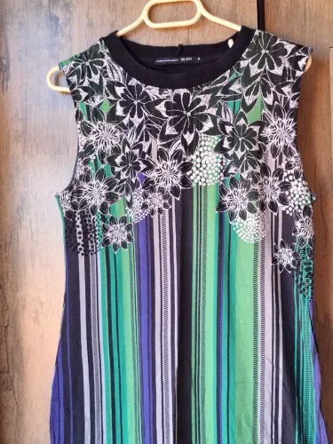 Vestidos variados pouco uso  cores variadas