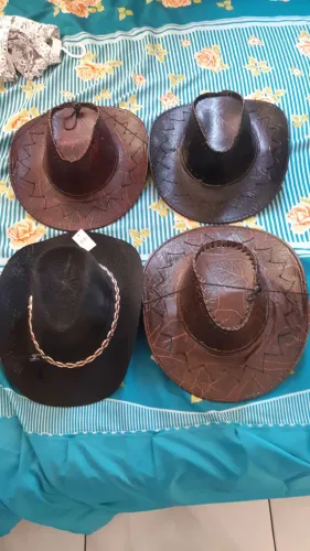 Chapéu e boné