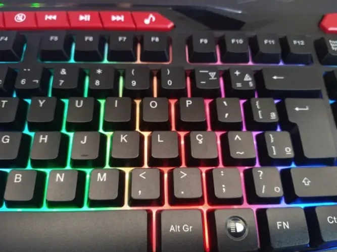 Teclado Game com iluminação Rgb colorida - (Distribuidor Jk eletrônicos)