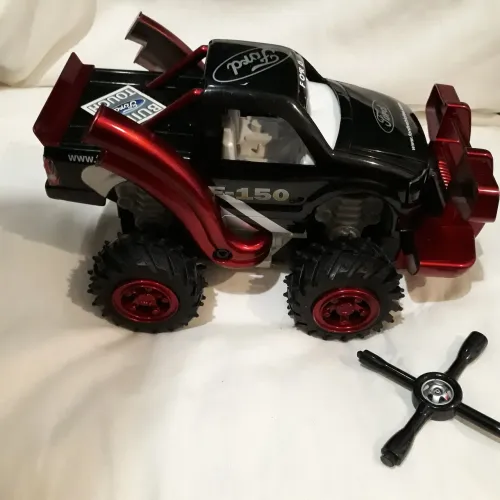Carro Pick Up Ford  Monta E Desmonta Com Movimento,luz E Som