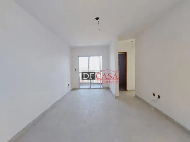 Apartamento a venda. 2 dormitórios, sala 2 ambientes e sacada. Itaquera