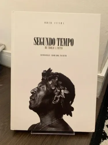 Livro Capa Dura Pelé Segundo Tempo De Ídolo a Mito