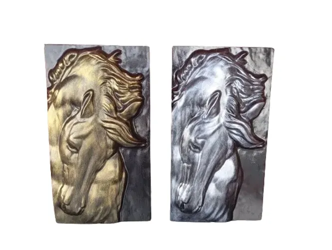 Quadros de cavalo alto relevo