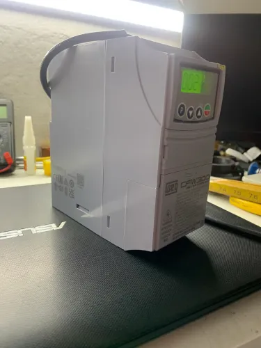 Inversor de frequência weg CW 300