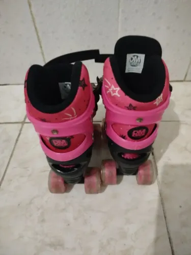 Vendo patins feminino completo
