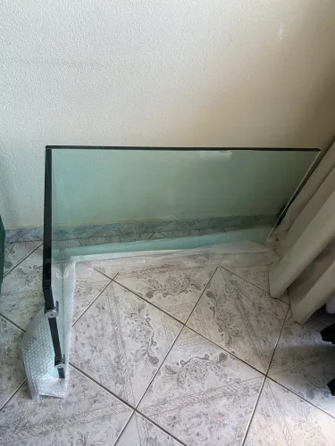 Vidro temperado com 1m e 2cm de espessura