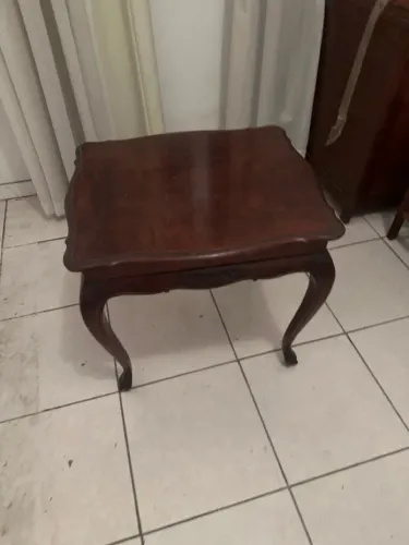 Mesa de Canto em Madeira Maciça