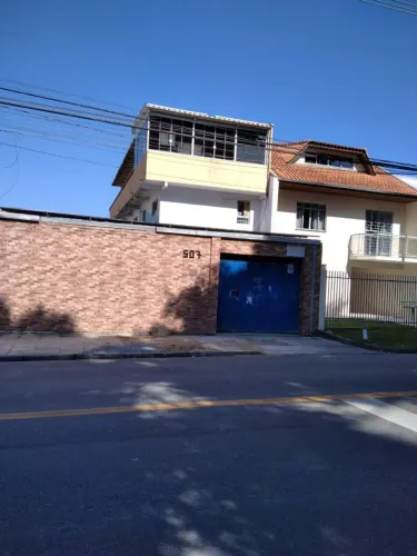 Quartos para moças e rapazes 
