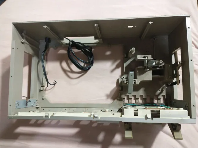Gabinete do Tape Deck Gradiente CD4000