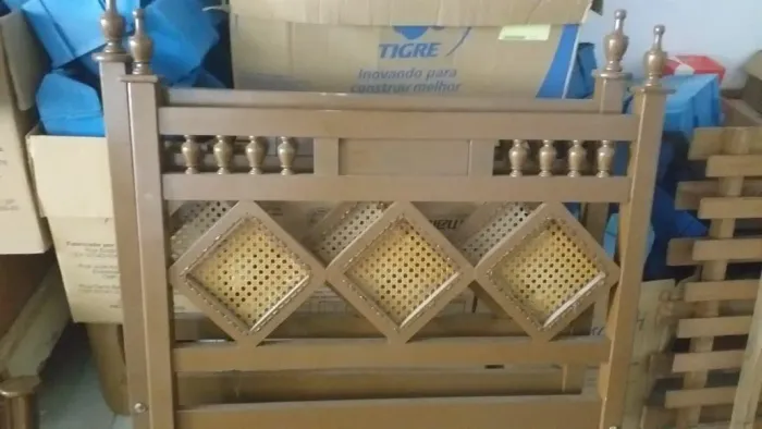 Cama em Madeira Maciça