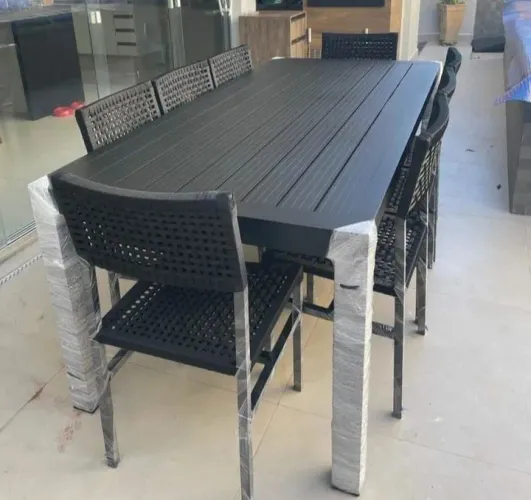 Mesa Ripada 2,20x90cm Alumínio com 8 Cadeiras