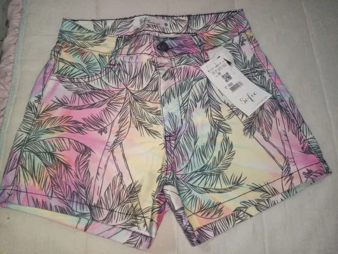 Short jeans na etiqueta