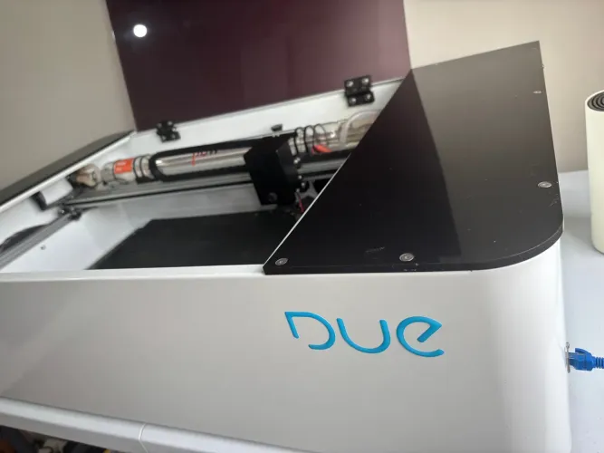 Máquina de corte a  Laser Due Flow - Com base Base colmeia
