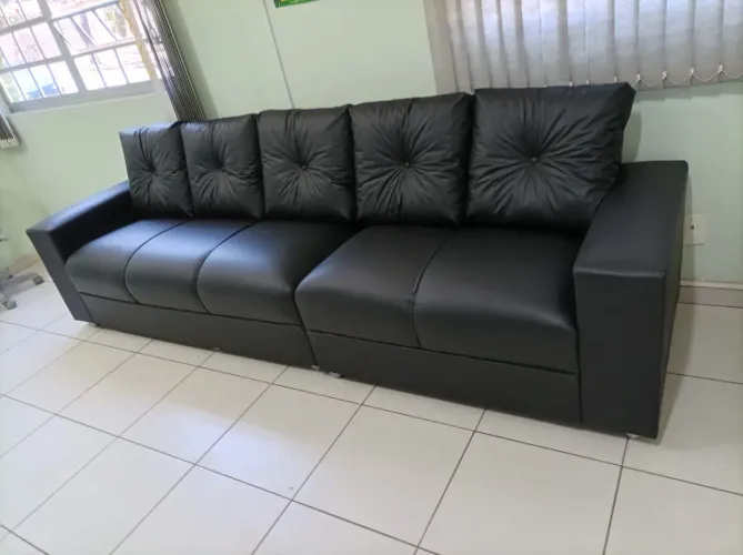 Sofá de Couro Preto 5Lugares