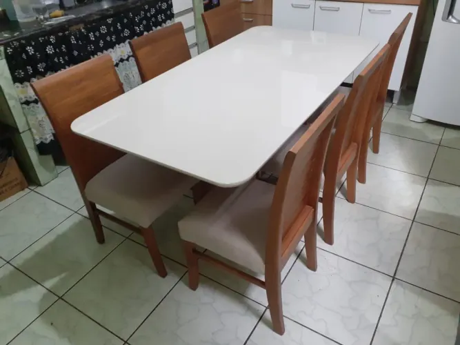 Mesa retangular de madeira 