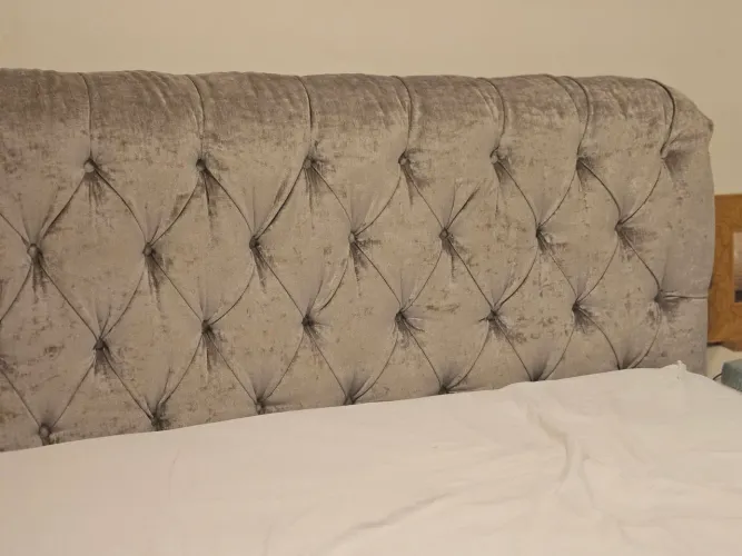Cabeceira de Cama Queen em Veludo Cinza