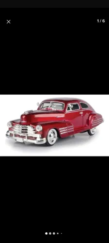 Miniatura Chevrolet Aerosedan Fleetline 1948. Motor Max. Cor bordô. Escala 1:24