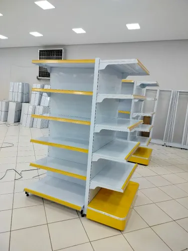 Gôndolas para Loja - Novas - bem reforçada