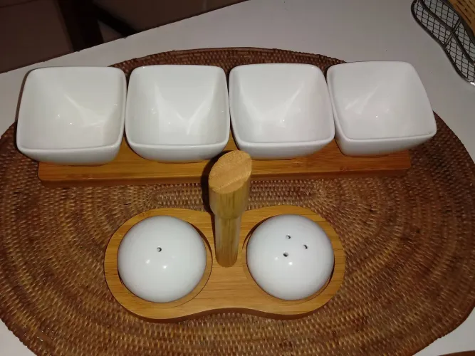 Conjunto petusqueira em porcelana e bambu com 5 peças novo!!!