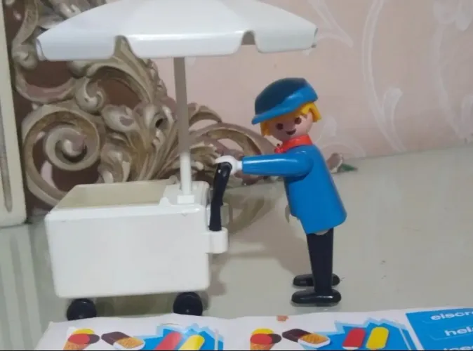 Playmobil sorveteiro 1974 / perfeito estado