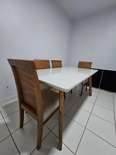 Mesa de Jantar com 6 Cadeiras - Design Moderno