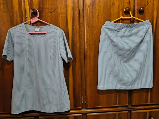 Conjunto Feminino Blusa e Saia Labikarrô Tamanho M
