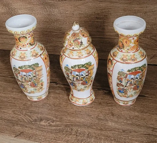 Conjunto de Vasos Decorativos em Porcelana