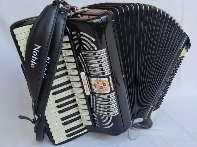 Acordeon 120 Baixos Noble Polifônica