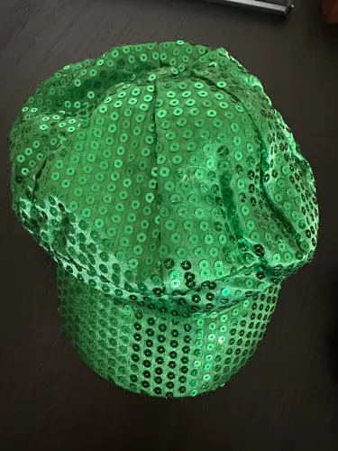 Boné paetê fantasia 