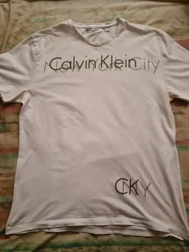 Camiseta Calvin Klein City - Branca - Tamanho g