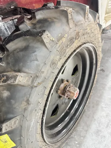 Rodas para jeep F75 Rural Tracker aro 24 furacão 5x139 mais pneus agrícolas 9,5-24