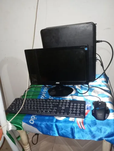 Vendo Pc completo e alguns objetos