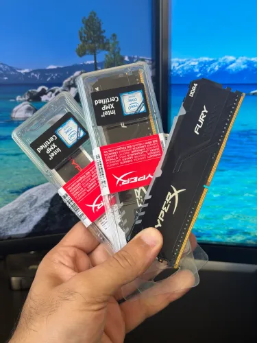 Memória RAM DDR4 HyperX RGB 3200mhz 16GB (2x8)