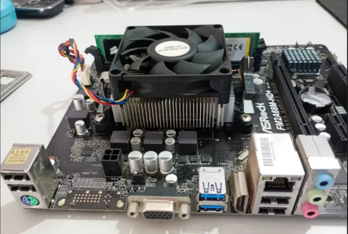 KIT PLACA-MÃE+ PROCESSADOR+ MEMÓRIA