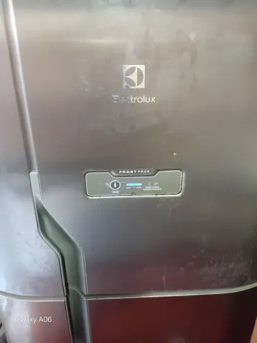 Geladeira usada funcionando perfeitamente  ( Electrolux) FROST FREE