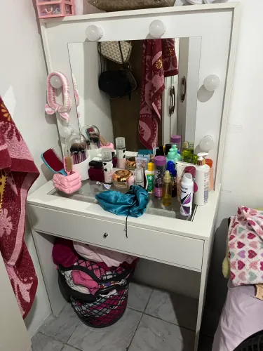 Vendo guarda roupa e penteadeira