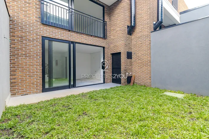 Casa em condomínio de alto padrão com 3 suítes e 266m² no Ahú em Curitiba - PR