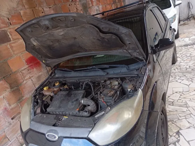 Ford Fiesta Sedan 1.0 8V Flex 4P 2012