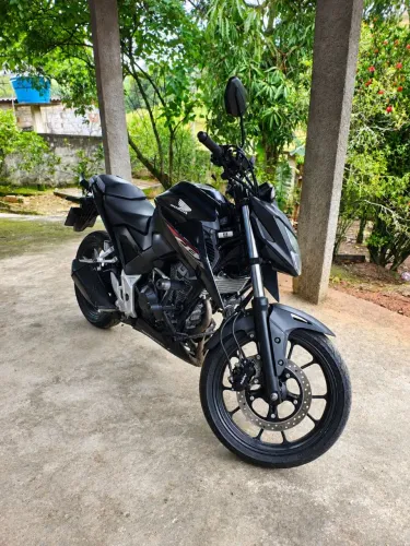 Honda cb 300f