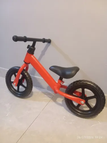 Vendo bicicleta de equilíbrio infantil nova 