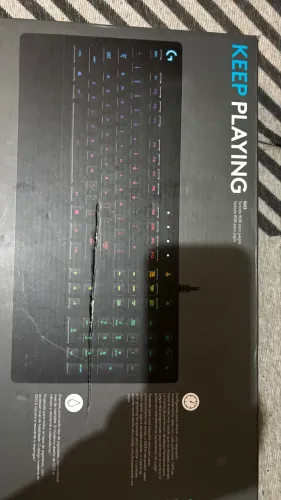 Teclado Logitech G213