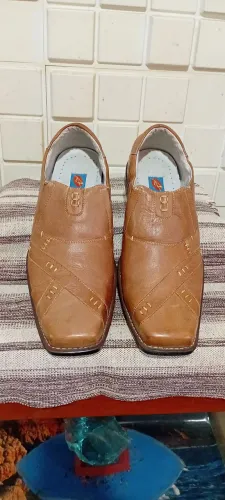 SAPATO MASCULINOB LOAFER EM COURO NATURAL 42