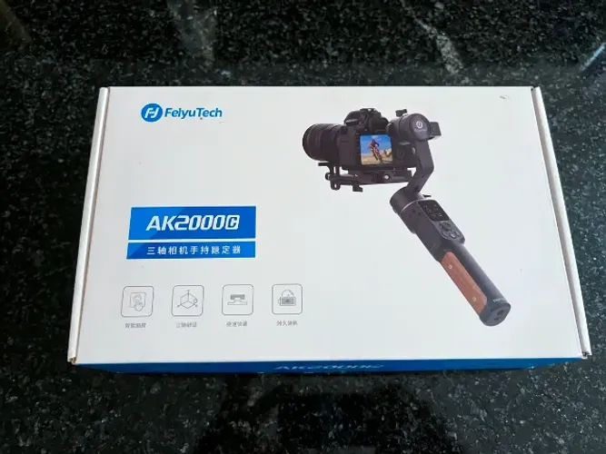 Estabilizador Gimbal Feiyutech AK2000C para Câmeras DSLR e Mirrorless