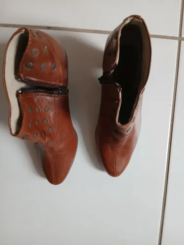 Vendo Bota de Couro nova