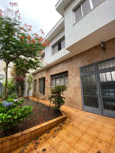 Sobrado para venda possui 160 metros quadrados com 4 quartos em Cambuci - São Paulo - SP