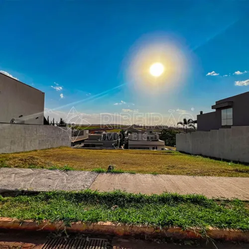Terreno em condomínio à venda no bairro Vila do Golf