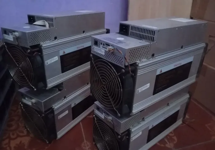 Mineradora Whastminer m30s+ 104 th