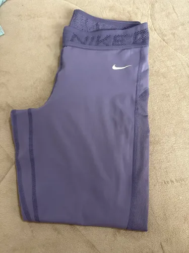 Legging Nike pro lilás com tule tamanho M