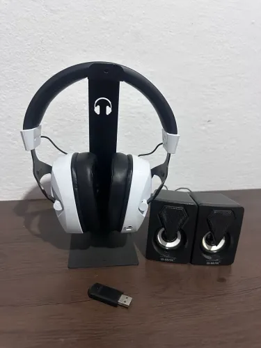 HEADSET + CAIXINHAS DE SOM